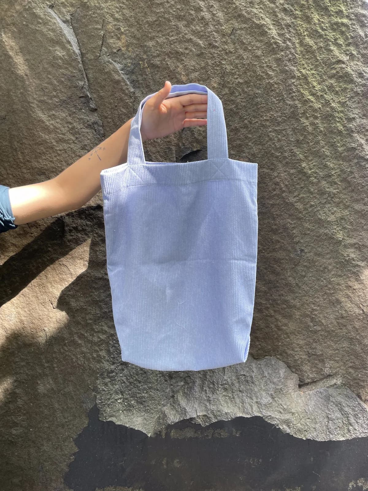 Totebag i kordfløyel – produktdetalj 6