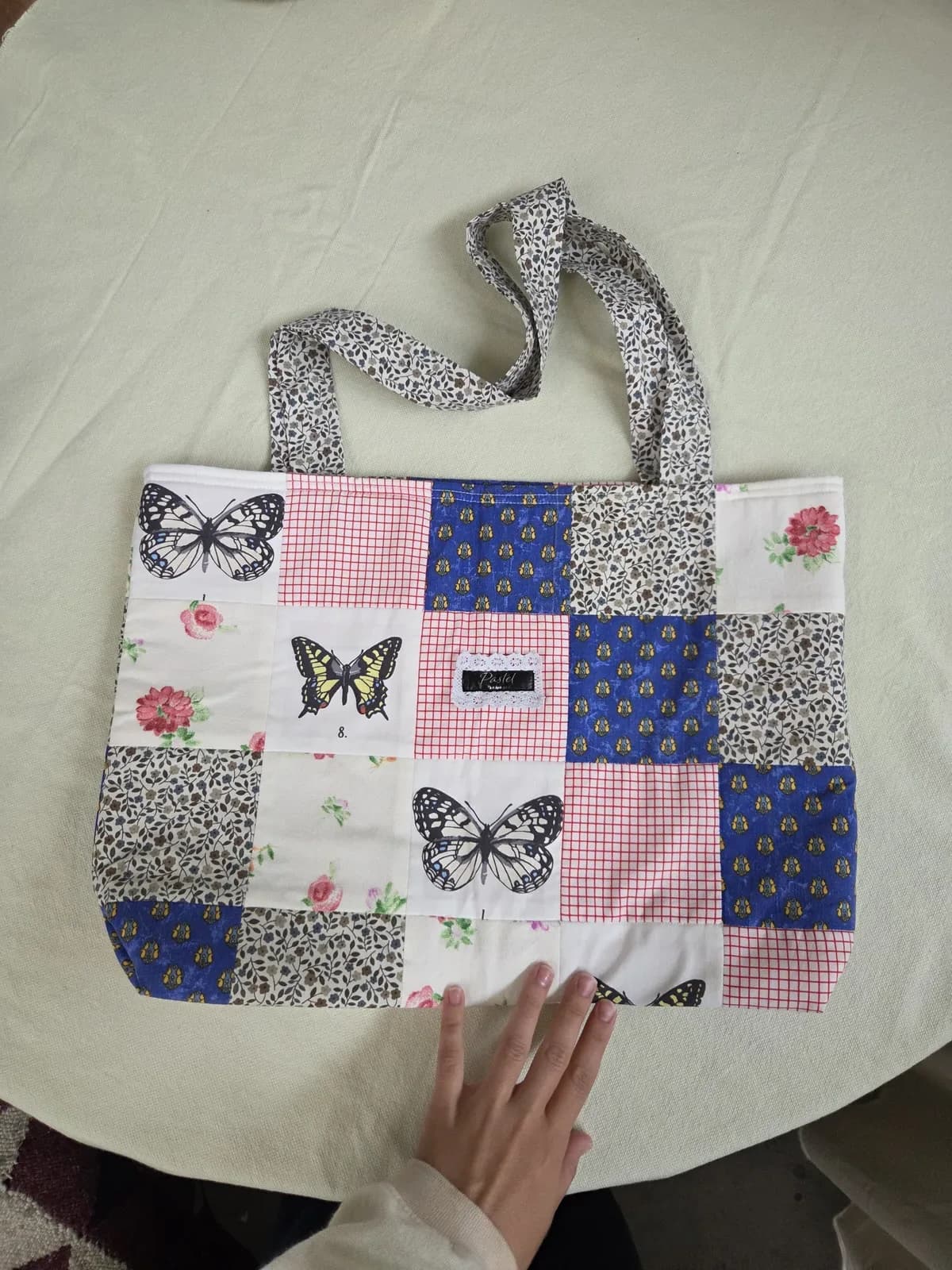 Patchwork totebag med sommerfugler – produktdetalj 4