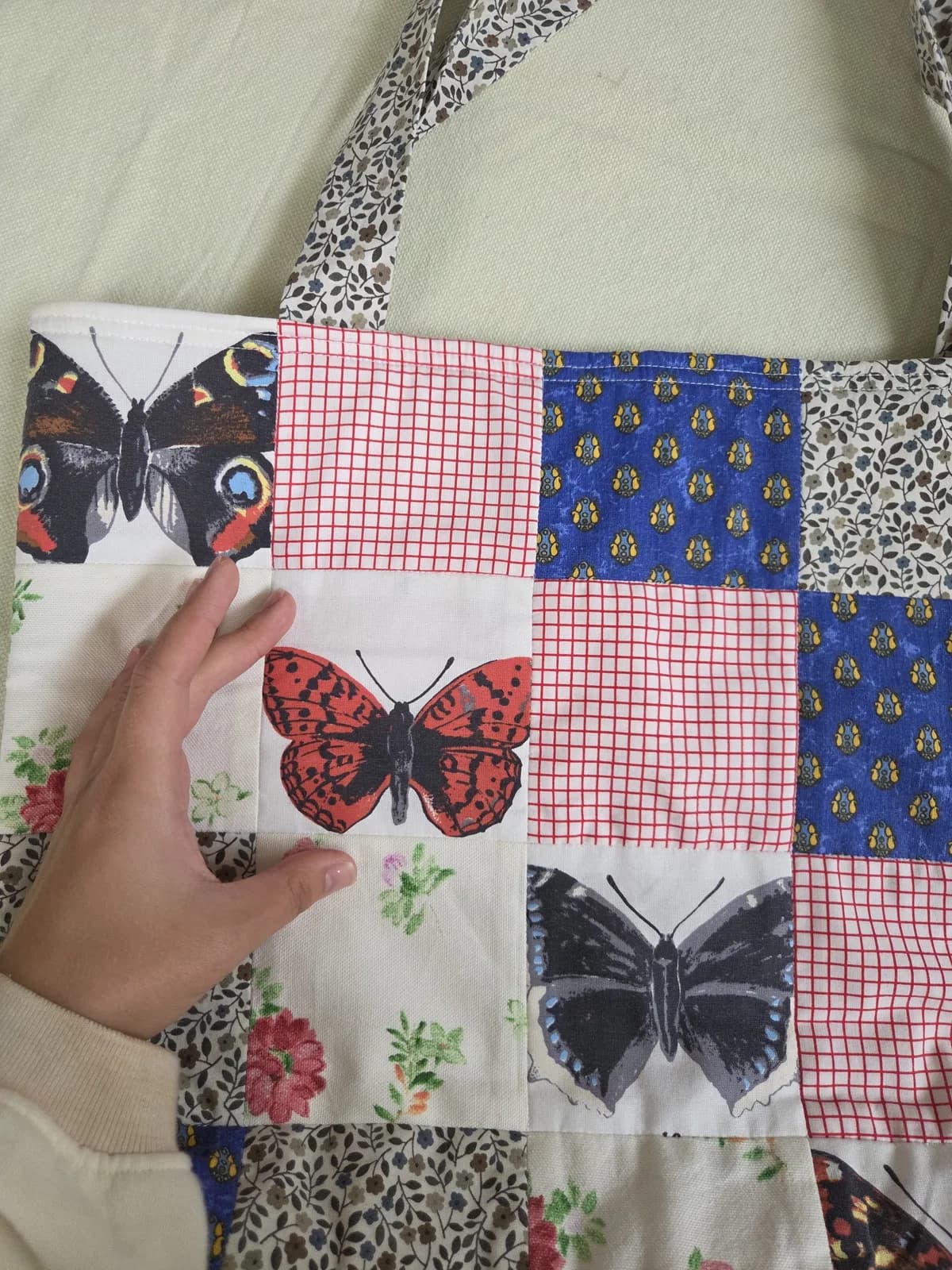 Patchwork totebag med sommerfugler – produktdetalj 6