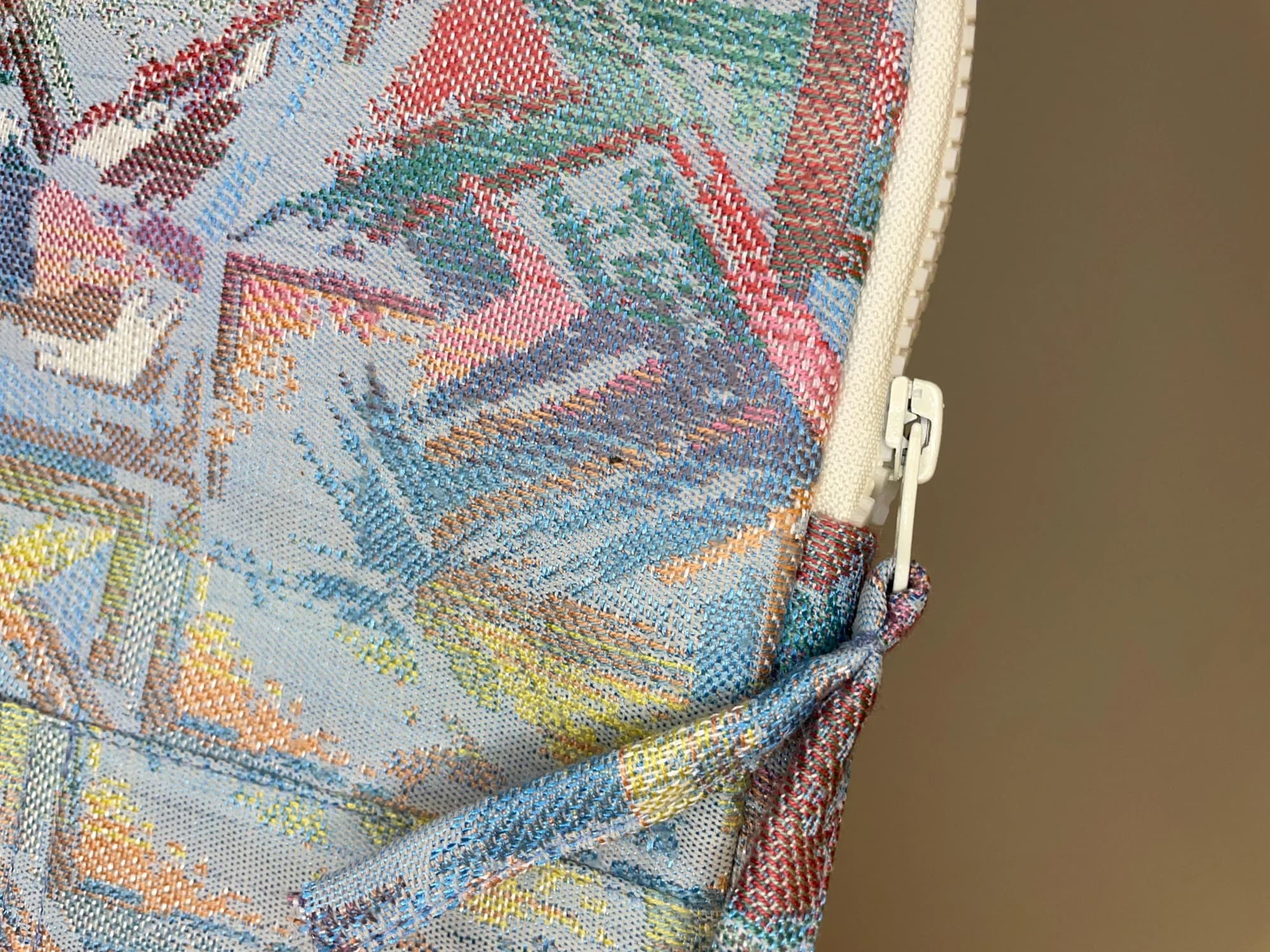 Laptopmappe i gjenbrukt vintage-jacquard – produktdetalj 3