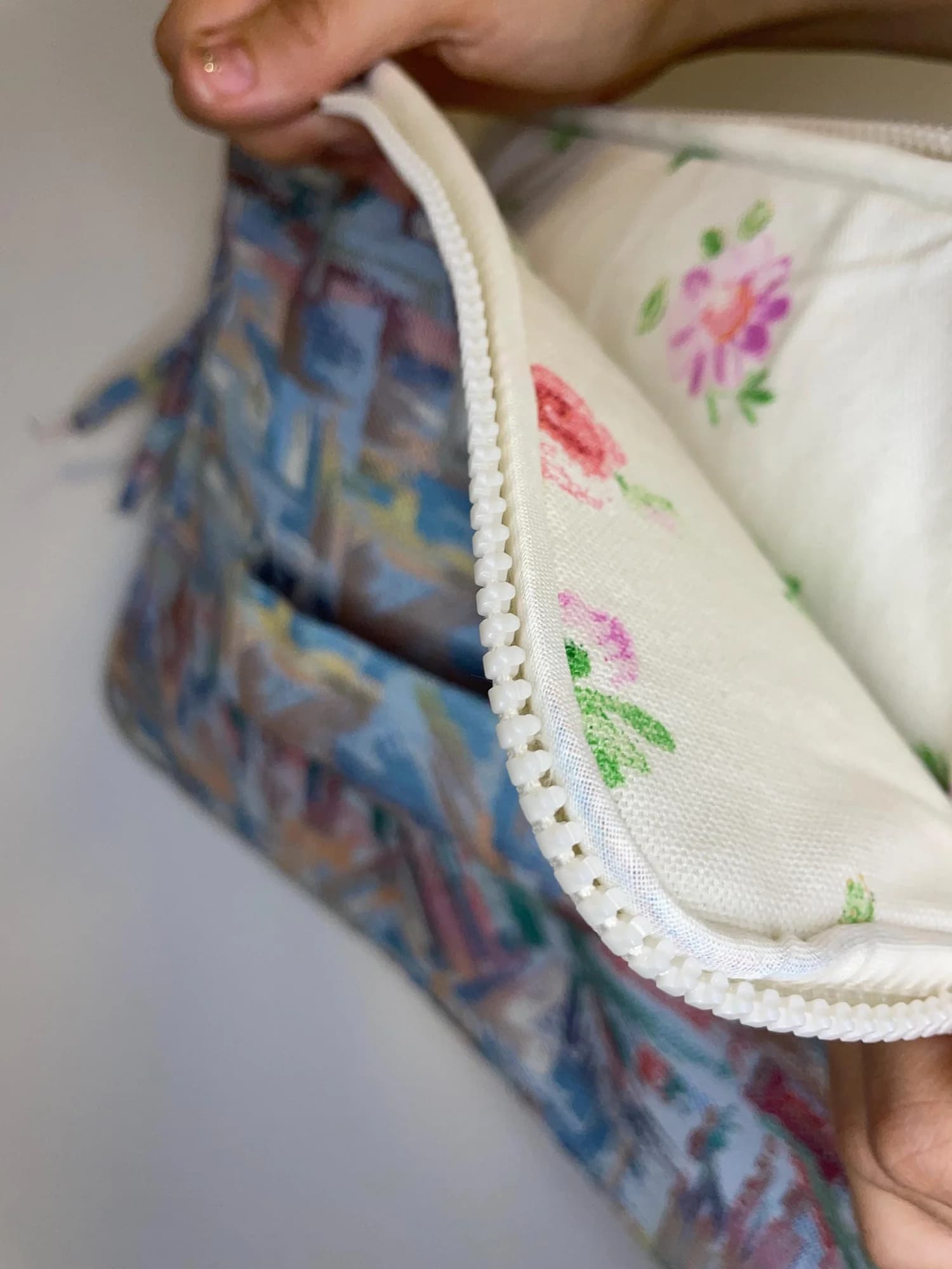 Laptopmappe i gjenbrukt vintage-jacquard – produktdetalj 8